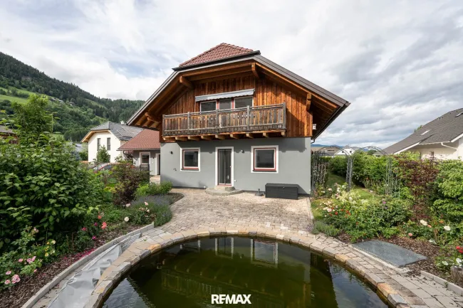 "Ein Zuhause fürs Leben" - Zweifamilienhaus in Unternberg - Titelbild
