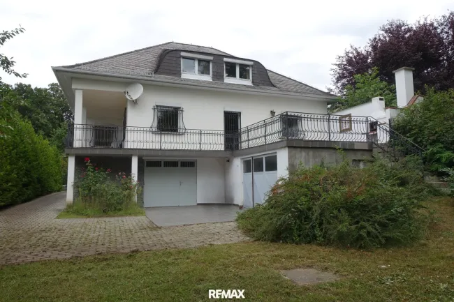 Großzügiges Einfamilienhaus in traumhafter Ruhelage am Waldrand - Titelbild