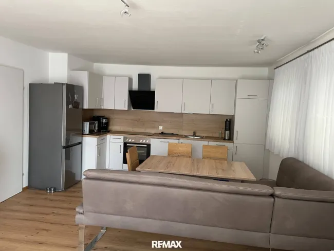 3-Zimmer Wohnung mit Terrasse nahe Dorfplatz - Bild