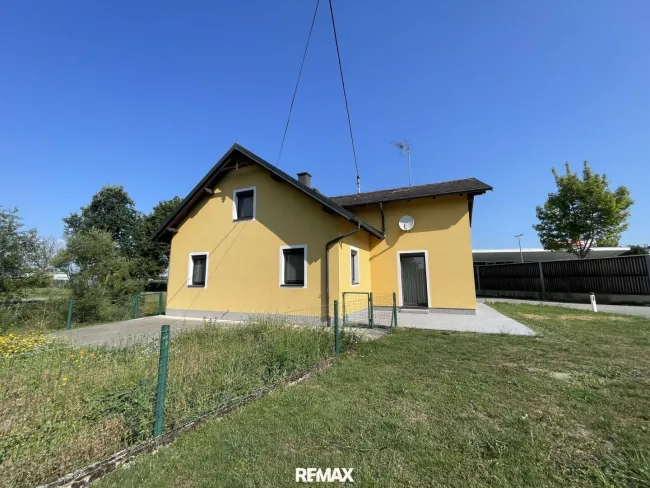 ***OPEN HOUSE Donnerstag, 20. August 2026 von 15:30 bis 18:30 Uhr*** Attraktives Einfamilienhaus mit Terrasse, Garten und großzügiger Garage - Bild