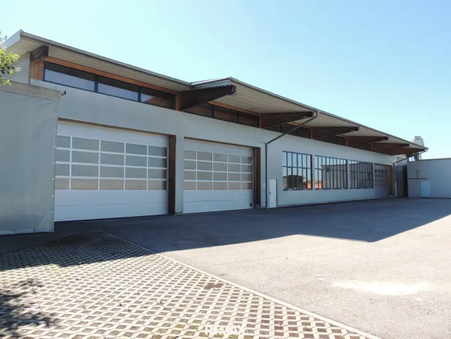 Lagerhalle/Produktionshalle mit ca. 1.117m² in Schardenberg zu mieten - Titelbild