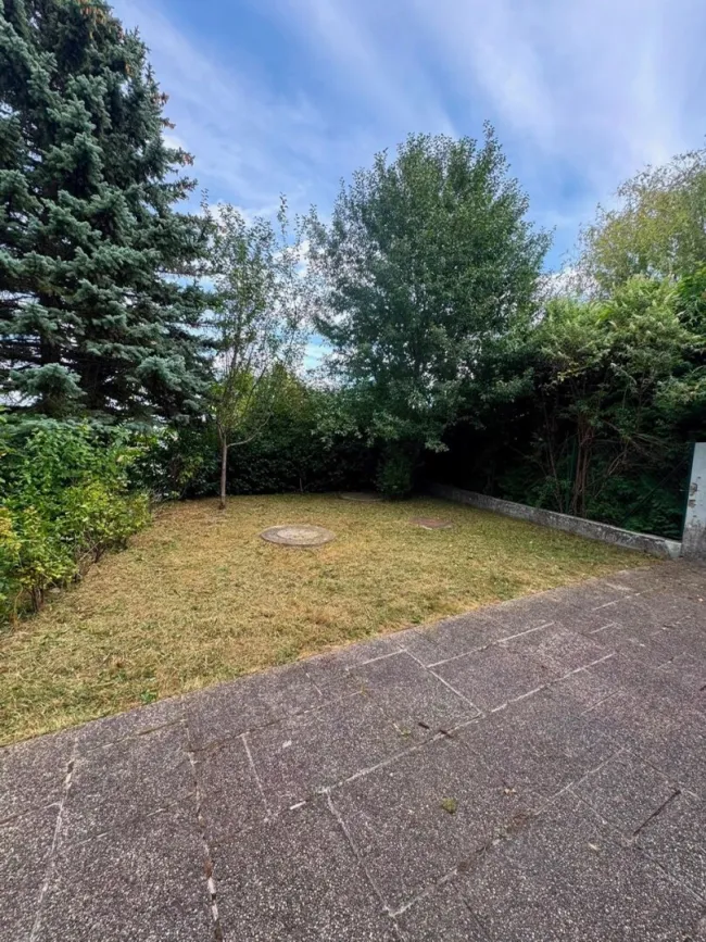 Grünruhelage in Klosterneuburg: Großzügiges Miethaus mit Einliegerwohnung, Sauna, Garten und außergewöhnlichem Fernblick - Bild