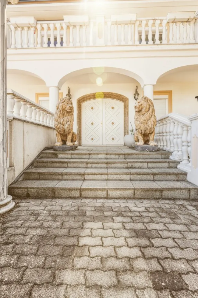 ++ Spektakuläre 9-Zimmer Villa mit Garten und Wienblick in absoluter Ruhelage++ - Bild