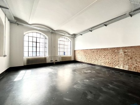 Modernes Loft-Büro in historischer Seidenfabrik – einzigartiger Backsteincharme & hochwertige Ausstattung