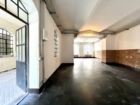 Modernes Loft-Büro in historischer Seidenfabrik – einzigartiger Backsteincharme & hochwertige Ausstattung