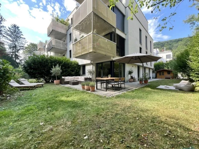 EINMALIG! Familienwohnung mit riesigem Garten am Waldrand + Garage | Neuwaldegg - Bild