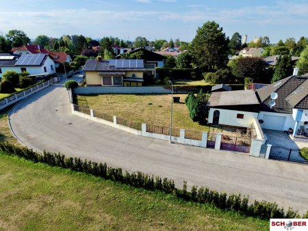 Pottendorf - sonniges Grundstück als Investment oder für Ihr Eigenheim