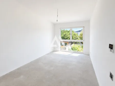 Zimmer 1 belagsfertig