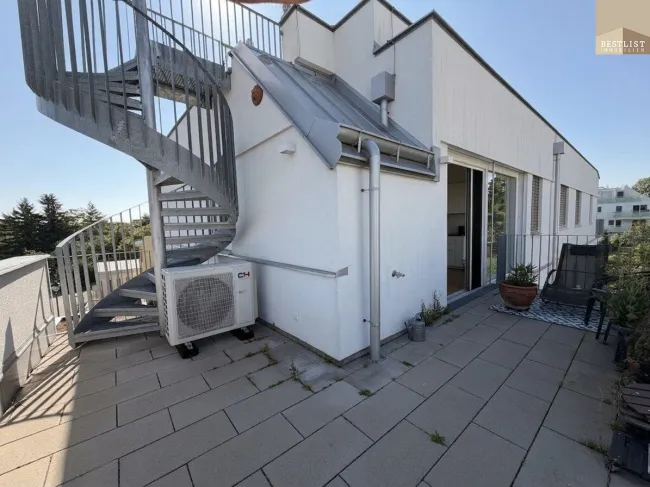 Neubau-Penthouseflair mit 52 m² Dachterrasse, Whirlpool & Fernblick – Wohnen auf zwei Ebenen in Mödling - Bild