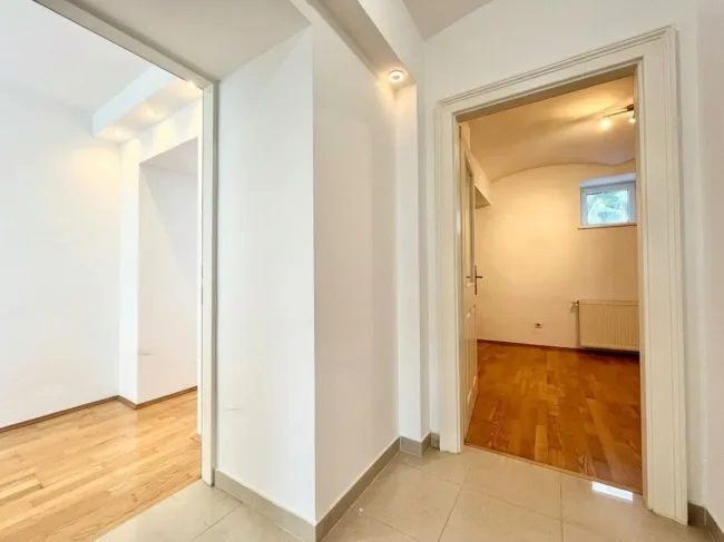 Innenflur / Zimmer