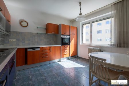 Großzügige, komplett möblierte 4 Zimmer Wohnung mit Loggia in Wien Donaustadt – ab sofort verfügbar