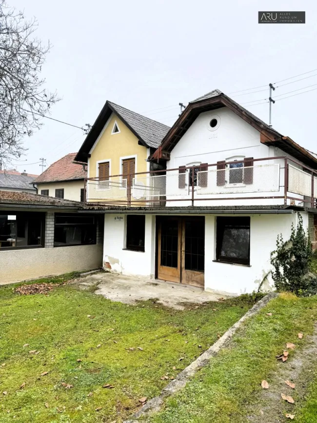 Sanierungsbedürftiger Weinkeller/Wohnhaus mit Weingarten - Titelbild