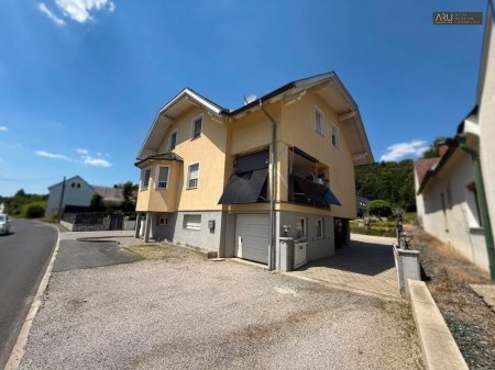 PV,Loggia