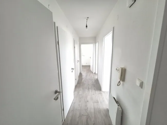 Schöne 3-Zimmer Wohnung mit Süd-West Loggia - Bild