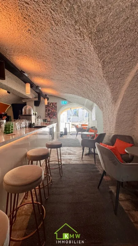 Steiner Tor: renoviertes ca.125m² Gastronomie-/Geschäftslokal - Bild