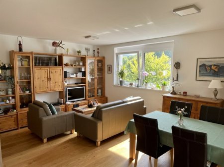 Moderne 4-Zi-Wohnung mit Balkon, Fußbodenheizung & Aufzug in Gloggnitz – 284.500.000 €