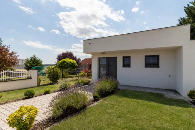 +++Exklusiver Design-Bungalow mit Salzwasser-Pool und Panoramablick über Oberpullendorf!+++ - Bild