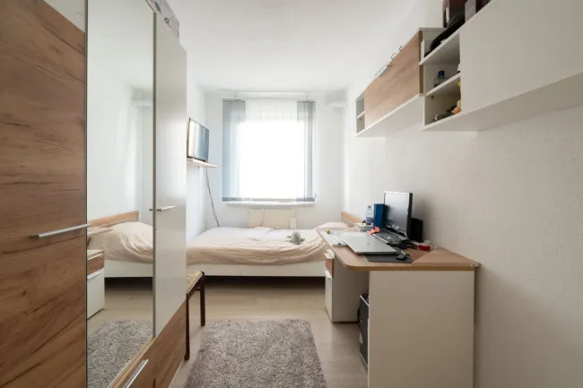 Stilvolle 4-Zimmer Wohnung mit Balkon zu kaufen, Nähe Wasserwald - Bild