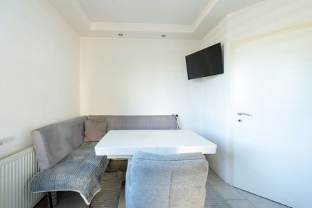 Stilvolle 4-Zimmer Wohnung mit Balkon zu kaufen, Nähe Wasserwald