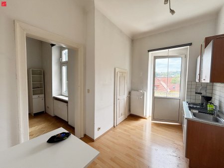 Heller und ruhiger Altbau Wohnhit in Top Lage!