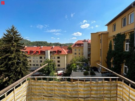 Heller und ruhiger Altbau Wohnhit in Top Lage!
