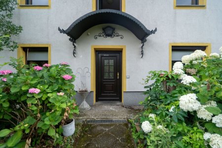 Ihr neues Zuhause in Pesenbach– gepflegtes Ein/Zweifamilienhaus mit Wohlfühlcharakter zu kaufen