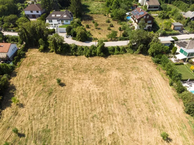 Großartiges Grundstück mit Baubewilligung in Ruhelage, Nähe Ölberg - Titelbild