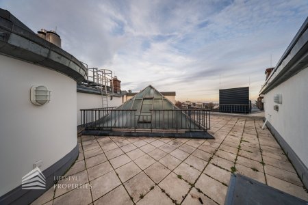 Einzigartige 7 - Zimmer Wohnung mit Terrasse in bester Lage, Erstbezug
