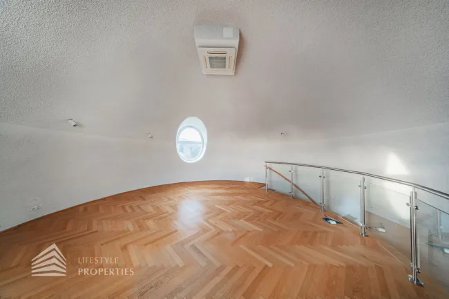 Einzigartige 7 - Zimmer Wohnung mit Terrasse in bester Lage, Erstbezug - Bild