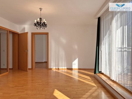 Sehr große 2-Zimmer-Wohnung mit überdachtem Abstellplatz