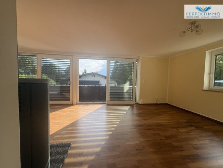 Sehr große, komfortable 2-Zimmer-Wohnung mit Garagenplatz