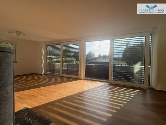 Sehr große, komfortable 2-Zimmer-Wohnung mit Garagenplatz - Titelbild
