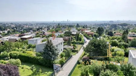 Schafberg - Grundstück mit Wienblick und Baugenehmigung für eine Villa