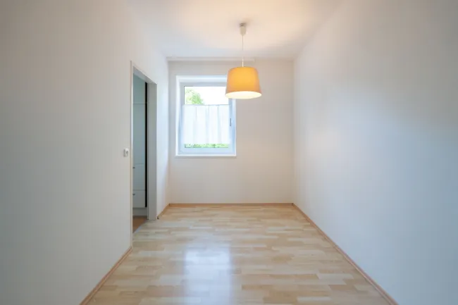 Charmante 3-Zimmer Wohnung mit Balkon/Loggia + Tiefgaragenparkplatz in Neuhofen an der Krems zu kaufen - Bild