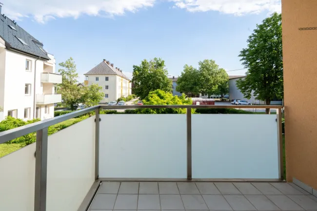 Charmante 3-Zimmer Wohnung mit Balkon/Loggia + Tiefgaragenparkplatz in Neuhofen an der Krems zu kaufen - Titelbild