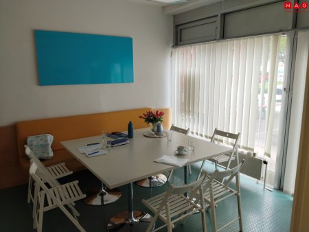 Vielseitig nutzbare 83,60 m² Geschäfts-/Ordinationsfläche im florierenden Einkaufs-/Vitalzentrum Muldenstraße mieten und von der hohen Kundenfrequenz profitieren! Provisionsfrei!