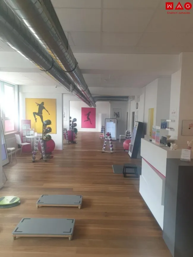 Trainingsraum 2 mit KI Beispielmöblierung
