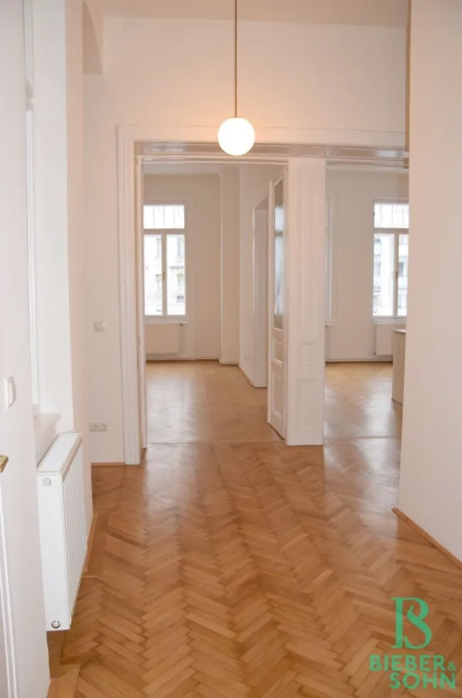 Vorraum/Blick Küche/Zimmer 1