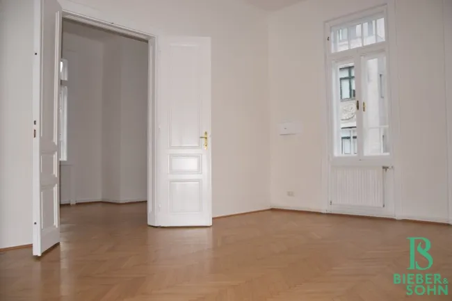 Zimmer 2/Blick Zimmer 3