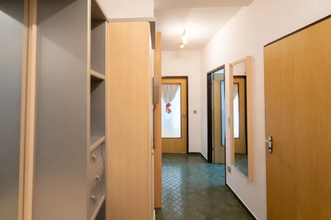 Stilvolle 2-Zimmer-Wohnung Nahe dem Kepler Universitätsklinikum - Bild