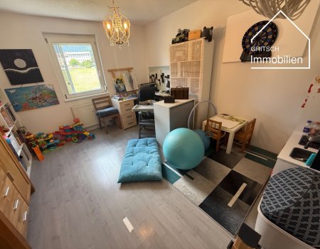 MILS - Charmante 3-Zimmer-Dachgeschosswohnung mit Panoramablick, Balkon & Tiefgaragenplatz