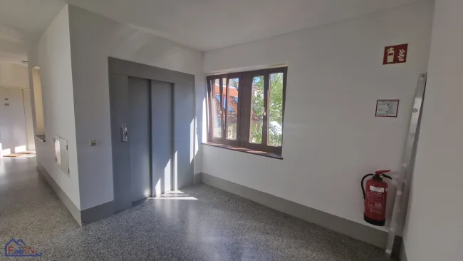 Charmante 1-Zimmer-Wohnung mit Terrasse im DG in 1120 Wien – Top Preis! - Bild