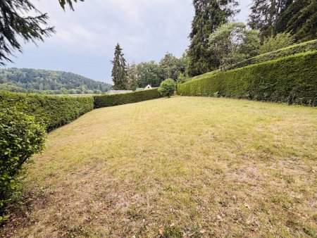 Bereit für Ihr neues Zuhause – Baugrundstück ca.858m2 mit Gartenhütte & Heckenbestand!!