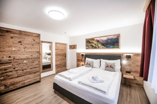 ACHTUNG! Exclusive 5-Zi-Ferienwohnung direkt am Skilift in Fügen/Zillertal - Titelbild