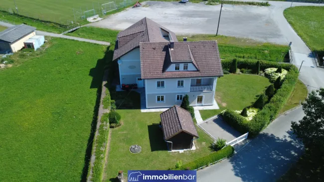 Doppelhaushälfte mit vielen Möglichkeiten - Titelbild