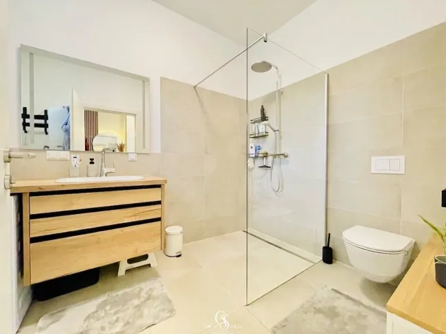 Bad mit WC & Dusche