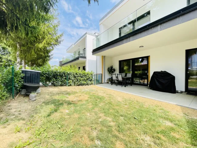 Garten mit Terrasse