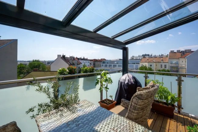 Luxusapartment mit Blick auf die Gloriette – 252 m² Dachgeschoß mit Balkon und Terrasse - Bild