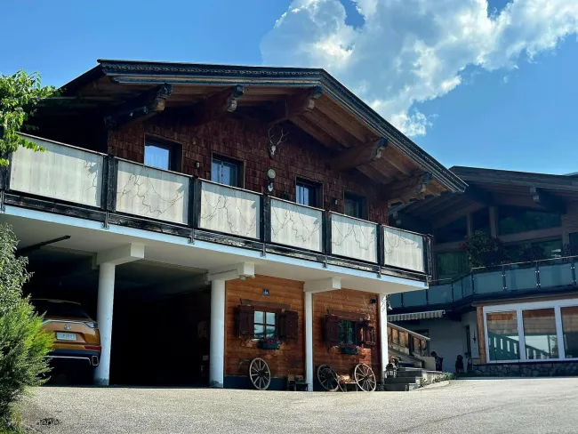 Gemütliches kleines Wohnhaus / Chalet im Tiroler Stil in schöner Aussichtslage- Kirchdorf - St. Johann - Kitzbühel - Titelbild