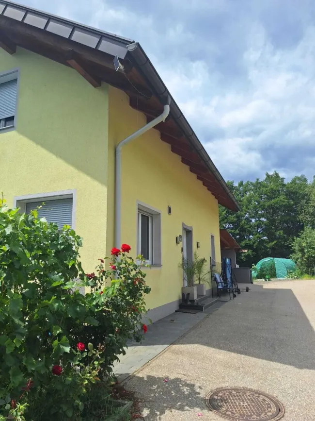 NEUER PREIS Großzügiges Haus in Maria Rojach mit Terrasse, Balkon, Kamin & Solar! - Titelbild